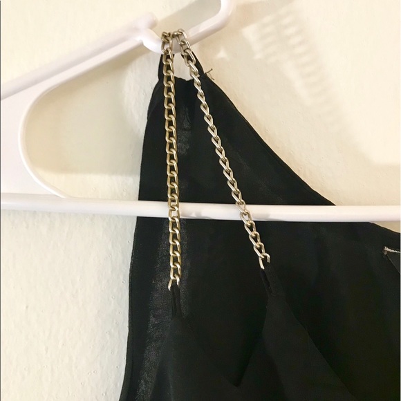 Black tank top with chain details - Picture 2 of 2